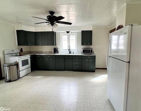 204 2nd Street NE Buffalo Center IA 50424