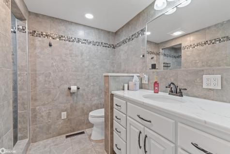 315 N 6th Street Clear Lake IA 50428