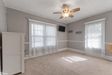 315 N 6th Street Clear Lake IA 50428