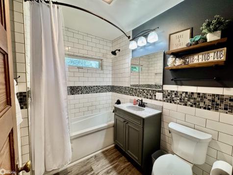 315 N 6th Street Clear Lake IA 50428