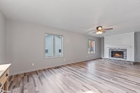 315 N 6th Street Clear Lake IA 50428