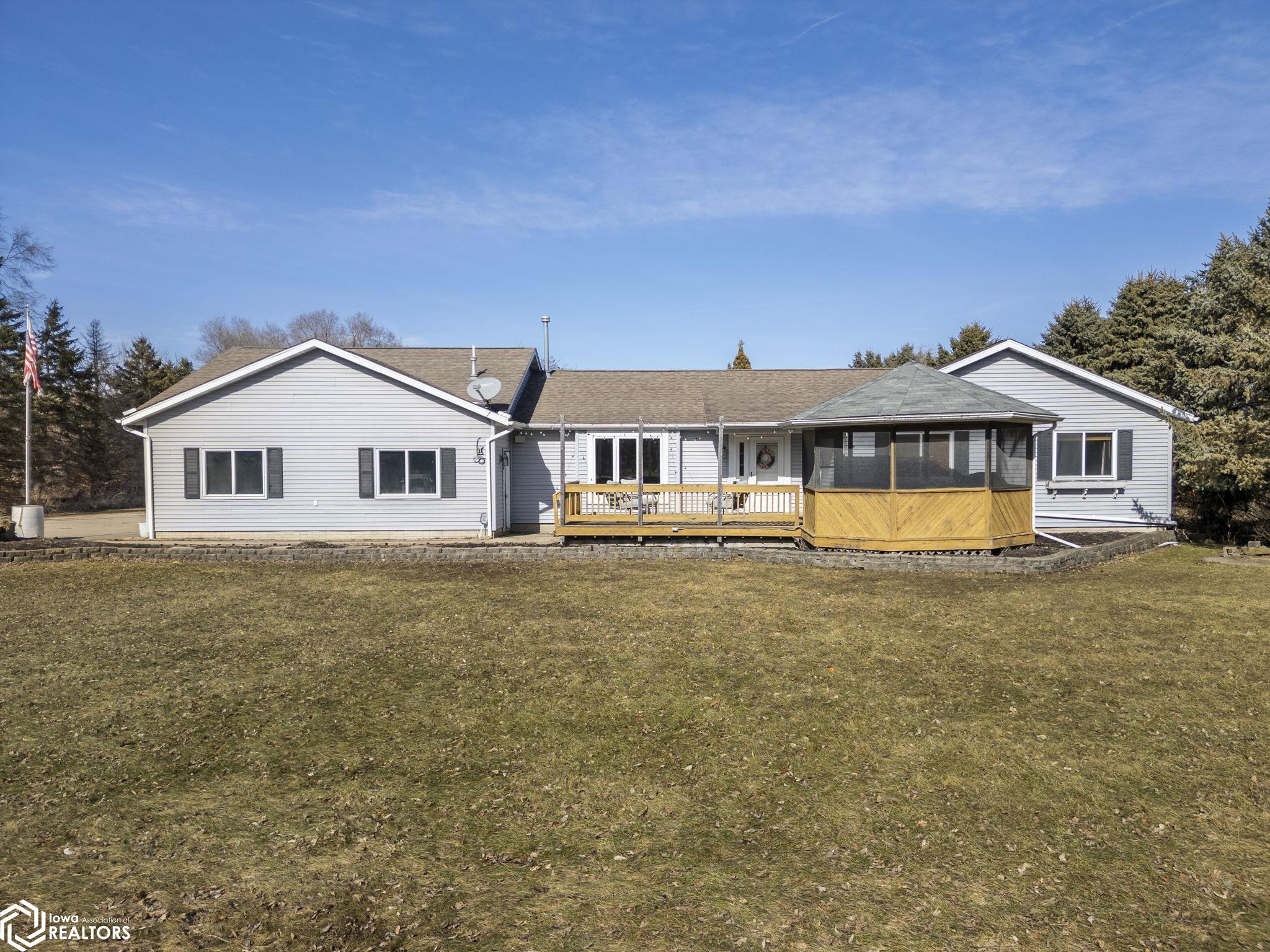 2037 12th Street NE Mason City IA 50401