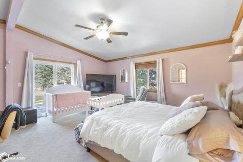 2037 12th Street NE Mason City IA 50401