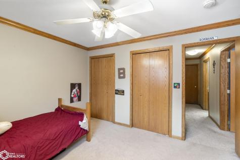 2037 12th Street NE Mason City IA 50401