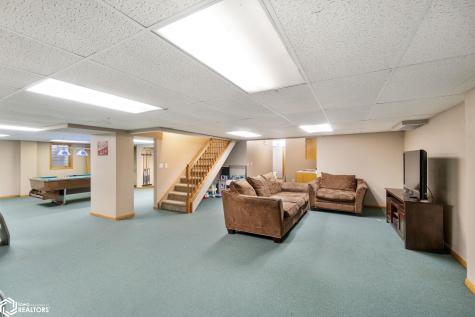 2037 12th Street NE Mason City IA 50401
