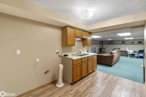 2037 12th Street NE Mason City IA 50401