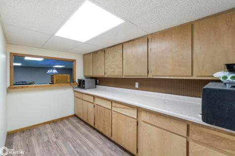 2037 12th Street NE Mason City IA 50401
