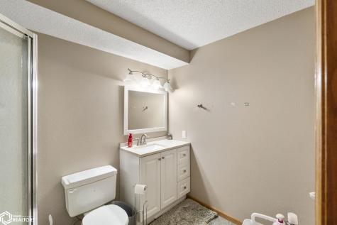 2037 12th Street NE Mason City IA 50401