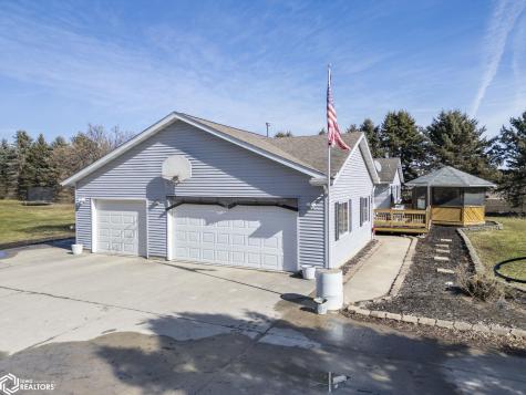 2037 12th Street NE Mason City IA 50401