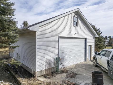 2037 12th Street NE Mason City IA 50401