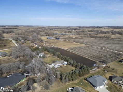 2037 12th Street NE Mason City IA 50401