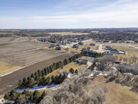 2037 12th Street NE Mason City IA 50401