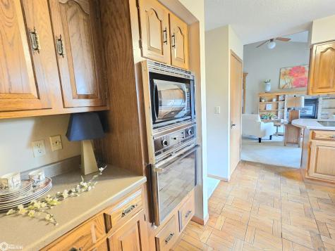 925 Briarstone Drive Mason City IA 50401