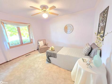 925 Briarstone Drive Mason City IA 50401