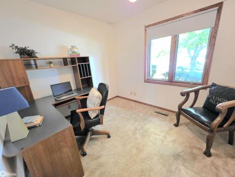 925 Briarstone Drive Mason City IA 50401