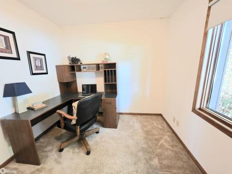 925 Briarstone Drive Mason City IA 50401