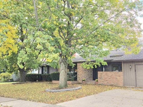 925 Briarstone Drive Mason City IA 50401