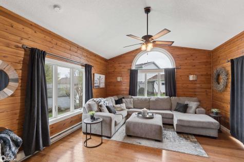 105 Woodlane Drive Clear Lake IA 50428