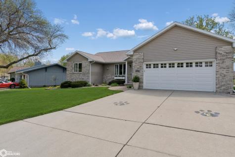 105 Woodlane Drive Clear Lake IA 50428