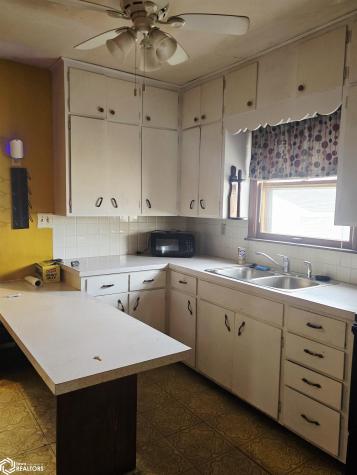 740 Grove Avenue Garner IA 50438