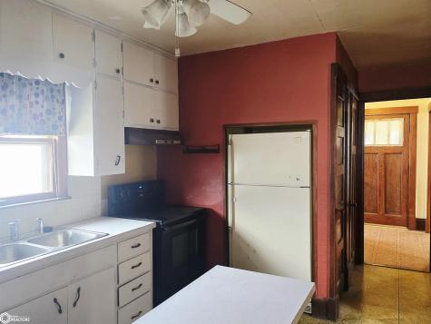 740 Grove Avenue Garner IA 50438