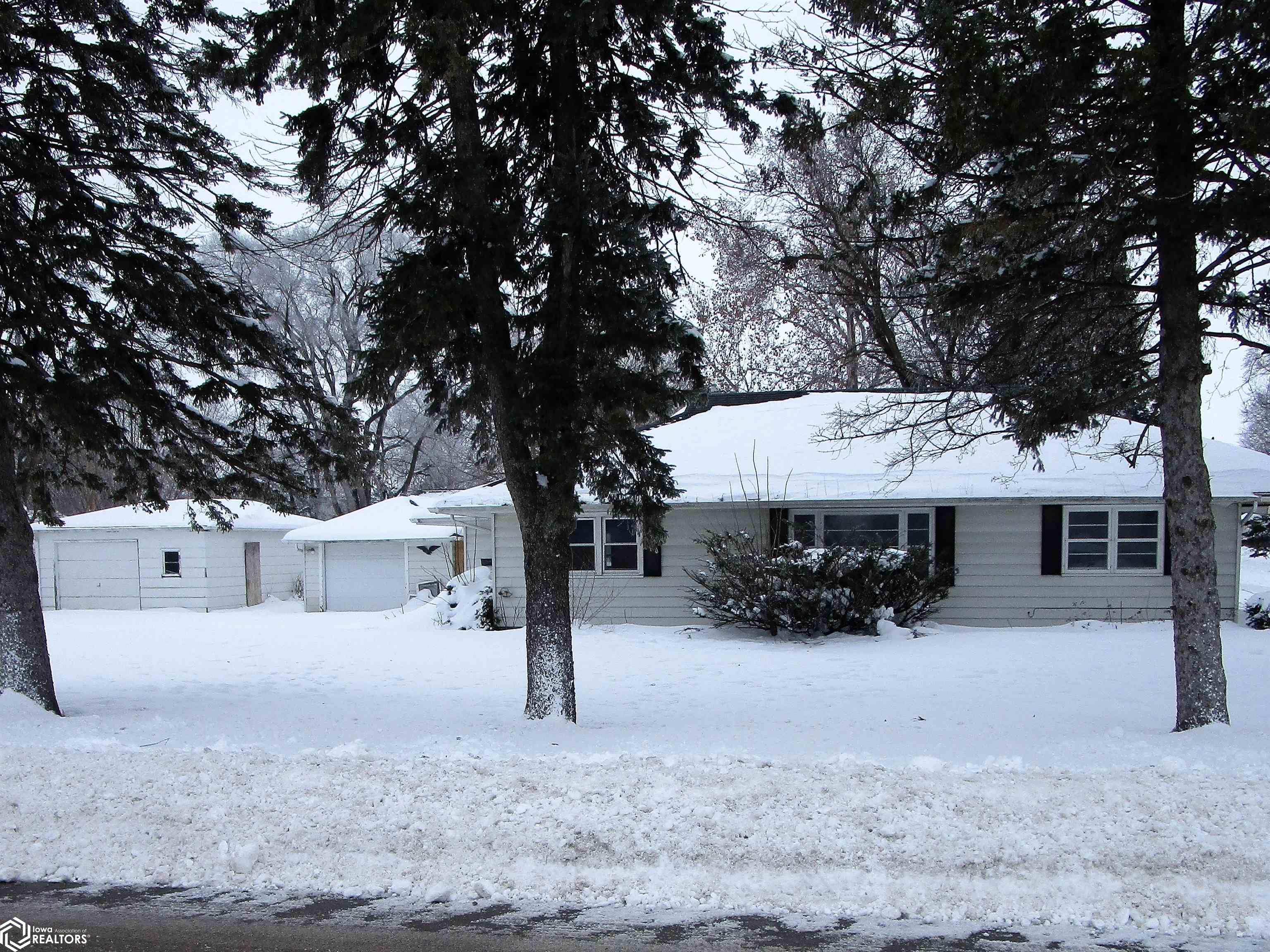 2217 Washington Avenue Iowa Falls IA 50126