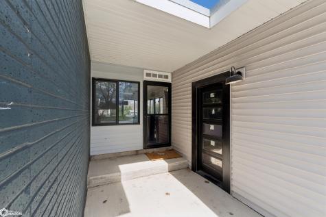 900 6th Avenue S Clear Lake IA 50428