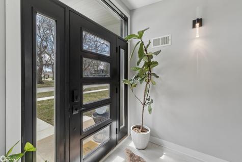 900 6th Avenue S Clear Lake IA 50428