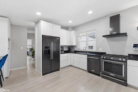 900 6th Avenue S Clear Lake IA 50428