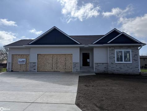 145 Boulder Mason City IA 50401