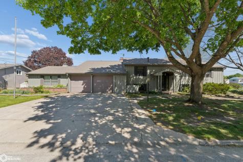 278 Lakeview Drive Mason City IA 50401