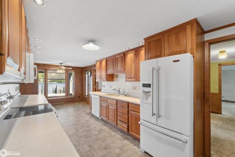 278 Lakeview Drive Mason City IA 50401
