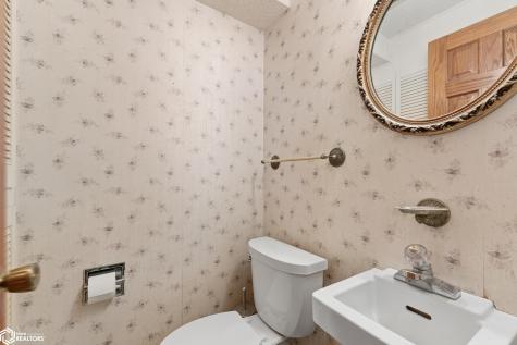 278 Lakeview Drive Mason City IA 50401