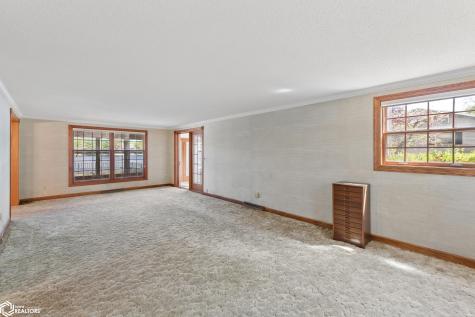 278 Lakeview Drive Mason City IA 50401