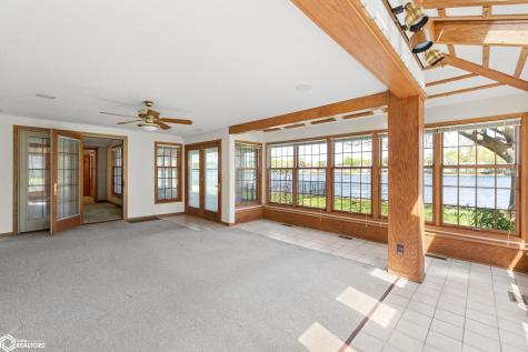 278 Lakeview Drive Mason City IA 50401