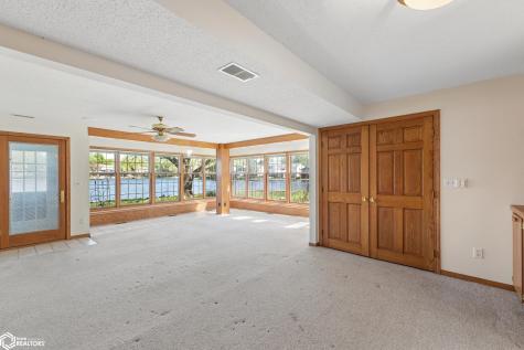 278 Lakeview Drive Mason City IA 50401