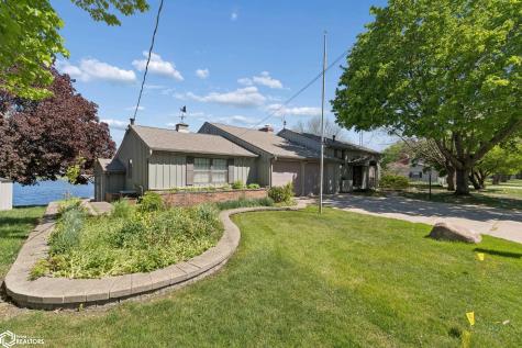 278 Lakeview Drive Mason City IA 50401