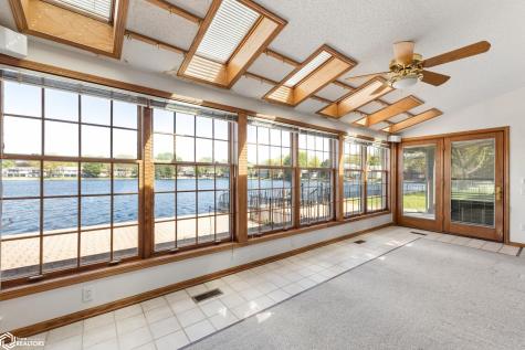 278 Lakeview Drive Mason City IA 50401