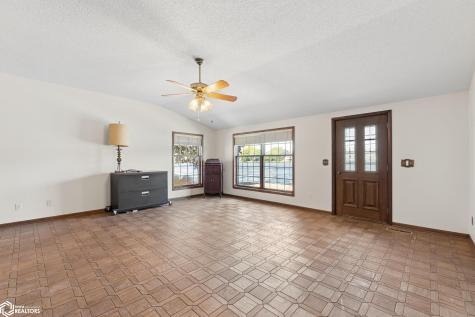 278 Lakeview Drive Mason City IA 50401