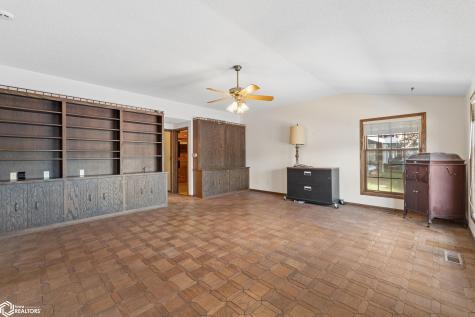 278 Lakeview Drive Mason City IA 50401