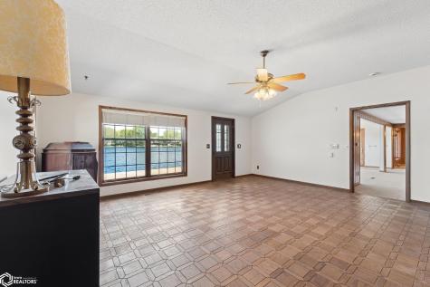 278 Lakeview Drive Mason City IA 50401