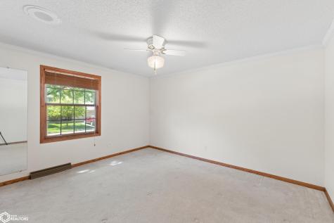 278 Lakeview Drive Mason City IA 50401