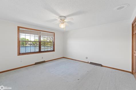 278 Lakeview Drive Mason City IA 50401