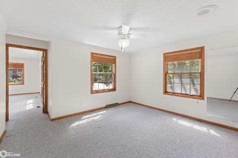 278 Lakeview Drive Mason City IA 50401