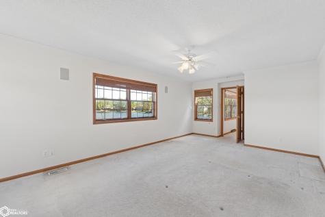 278 Lakeview Drive Mason City IA 50401