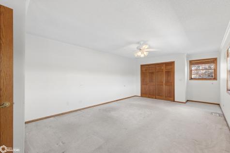 278 Lakeview Drive Mason City IA 50401