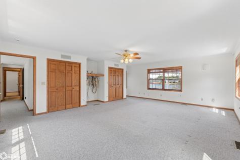 278 Lakeview Drive Mason City IA 50401