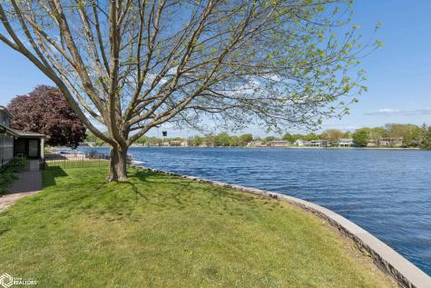 278 Lakeview Drive Mason City IA 50401