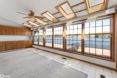 278 Lakeview Drive Mason City IA 50401
