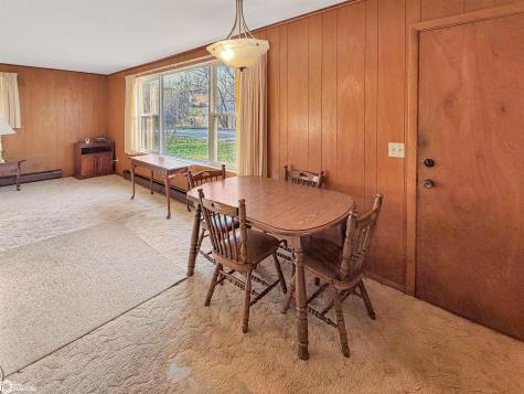 203 11th Street SE Hampton IA 50441